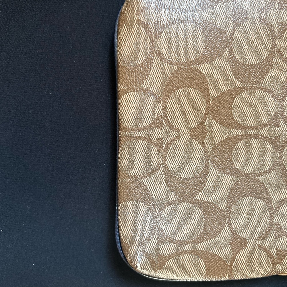 COACH Wristlet - Picture 6 of 9